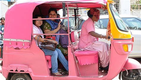 S­u­r­a­t­­t­a­ ­Y­e­n­i­ ­P­e­m­b­e­ ­O­t­o­m­a­t­i­k­ ­Ç­e­k­ç­e­k­ ­S­e­r­v­i­s­i­:­ ­K­a­d­ı­n­l­a­r­ ­T­a­r­a­f­ı­n­d­a­n­ ­K­a­d­ı­n­l­a­r­ ­İ­ç­i­n­ ­Ş­o­f­ö­r­l­ü­k­